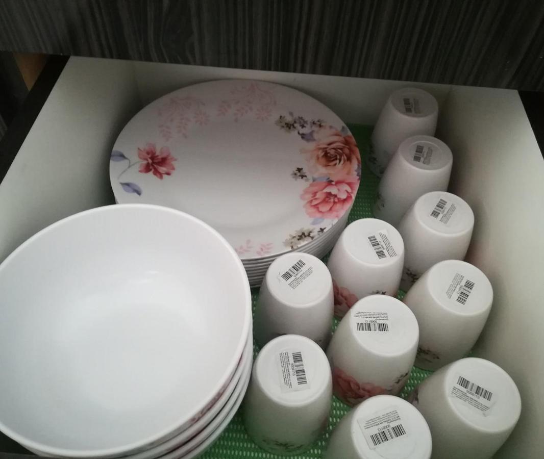Mama Tanah Rata *